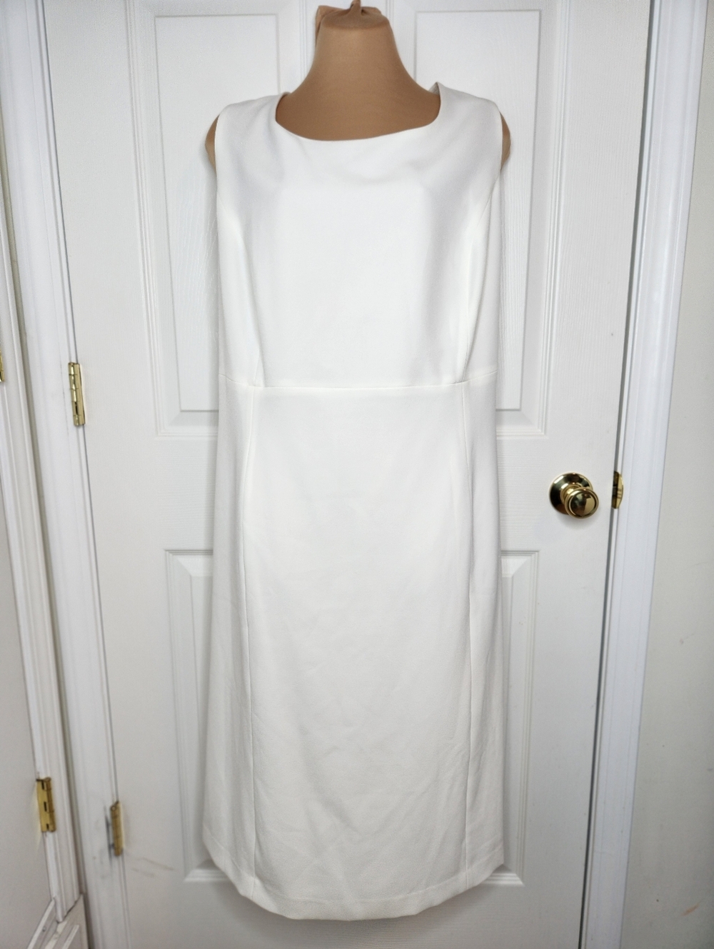 Kapser White Sleeveless Sheath Dress 24W